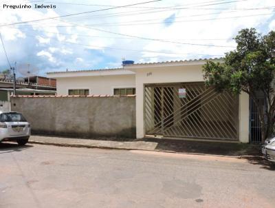 Casa para Venda, em Alfenas, bairro Santa Rita, 4 dormitórios, 1 banheiro, 1 vaga