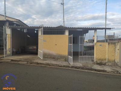 Casa para Venda, em Alfenas, bairro Vila Betânia, 3 dormitórios, 1 banheiro, 2 vagas