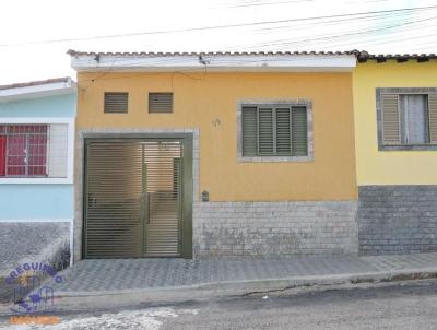 Casa para Locação, em Alfenas, bairro São Vicente, 2 dormitórios, 2 banheiros, 1 suíte, 1 vaga