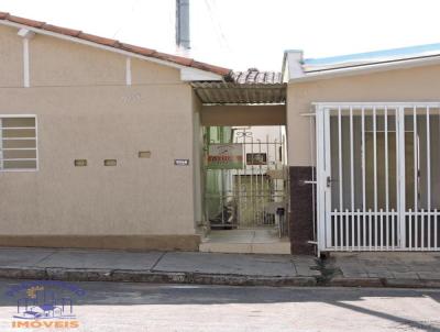 Casa para Locação, em Alfenas, bairro Centro, 3 dormitórios, 2 banheiros